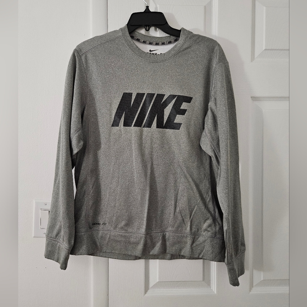 Nike Therma-Fit Gray Crewneck Long Sleeve, Size S
